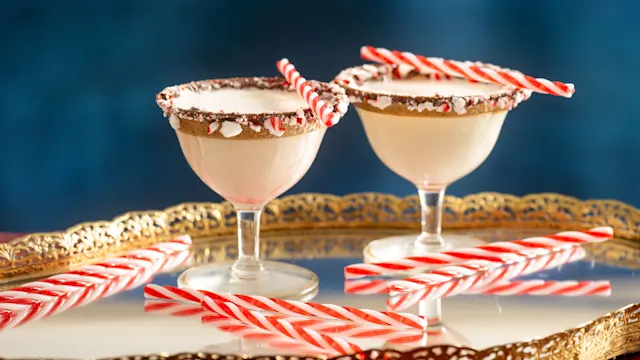 Low Carb Christmas Kiss Cocktail