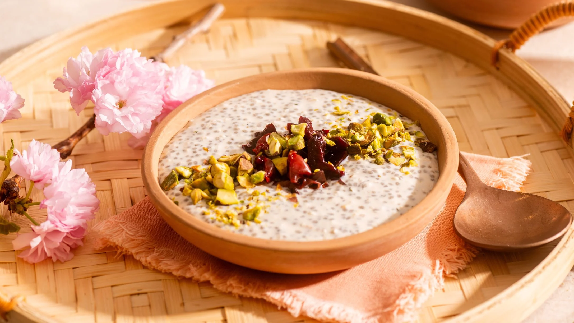 cherry-vanilla-low-carb-overnight-oats 2