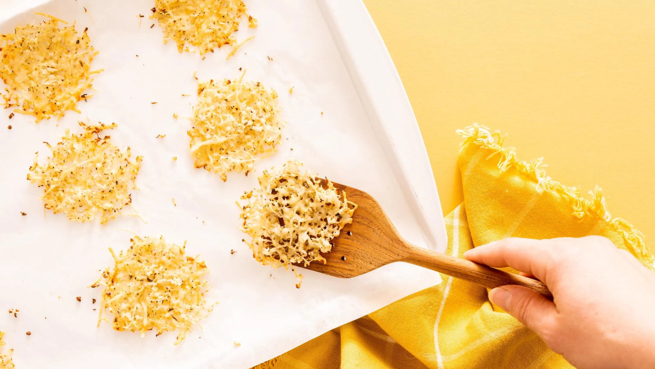 keto-cauliflower-parmesan-chips
