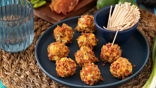 Keto Guacamole-Bacon Bites