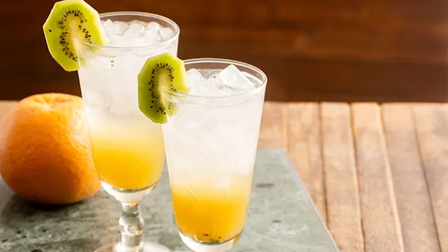 Low Carb Kiwi Spring Goddess Cocktail